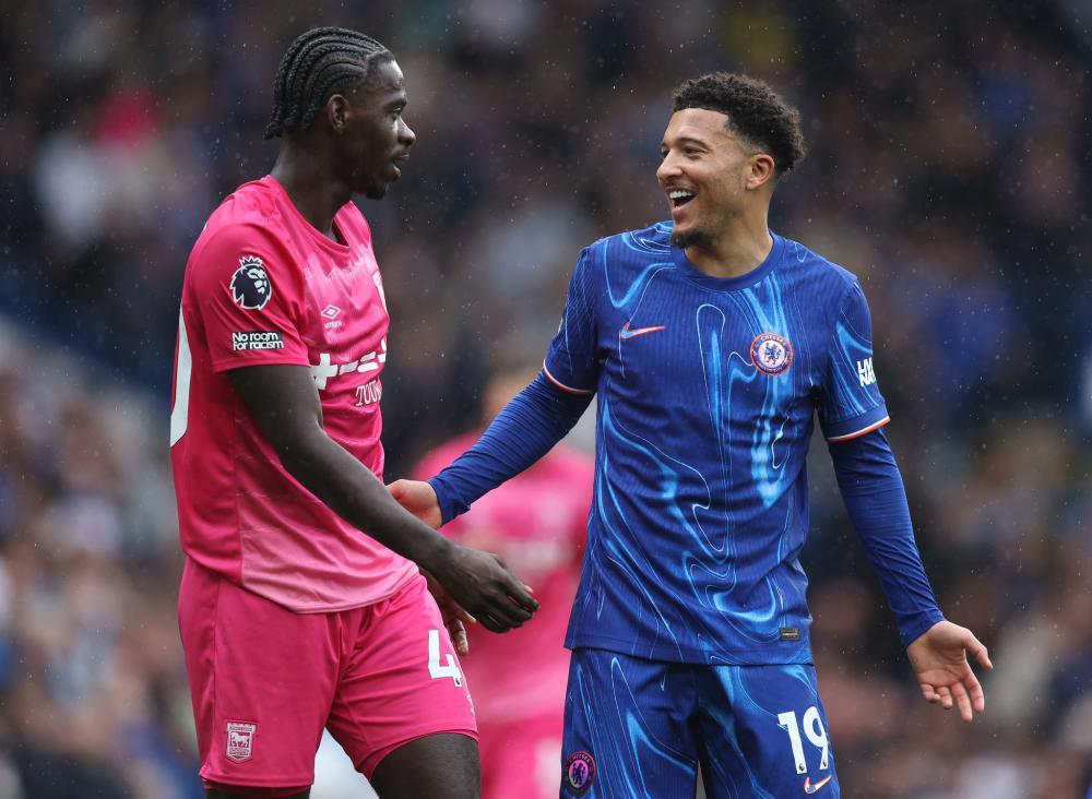 样举足轻重 样举足轻重